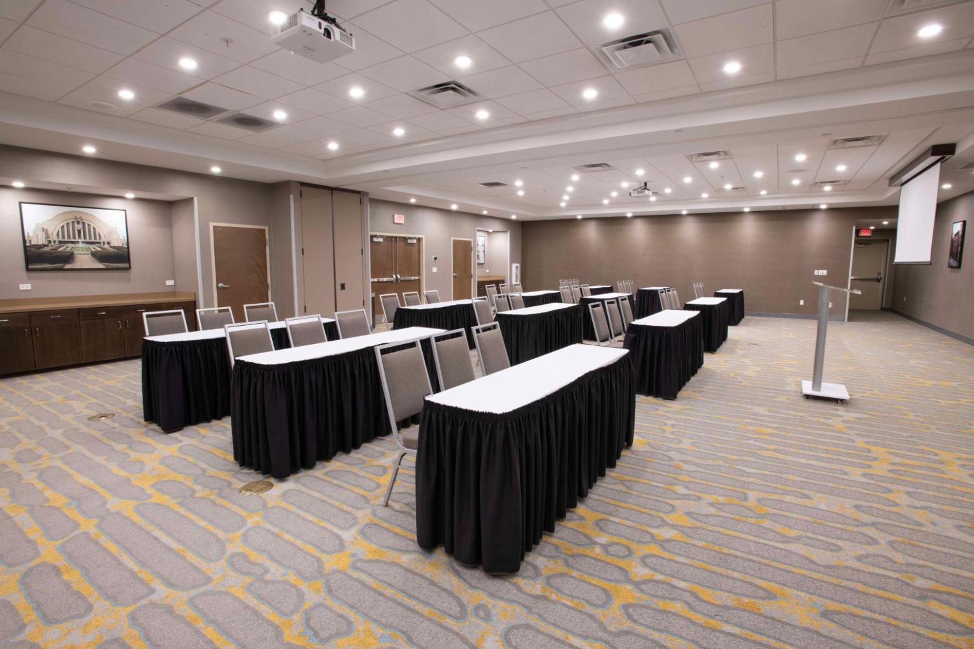 Hampton Inn & Suites - Cincinnati/Kenwood, Oh Silverton Экстерьер фото
